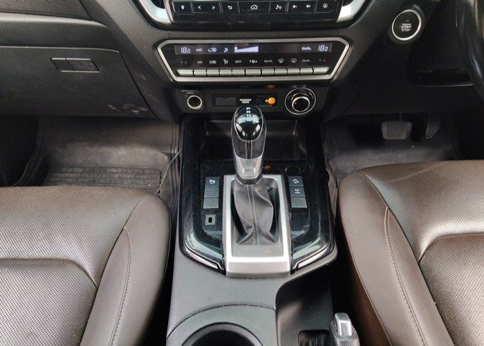 Used 10
                    ISUZU
                     for Sale Image